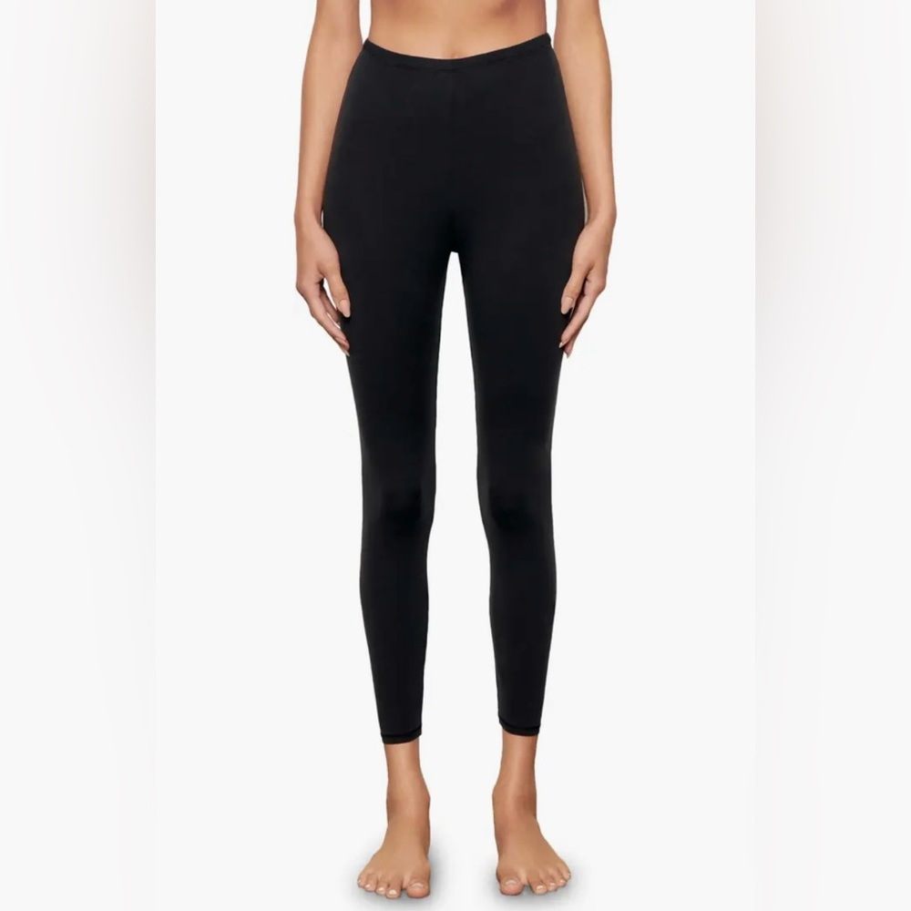 SKIMS Fits Everybody Legging Pant size Small Onyx Black